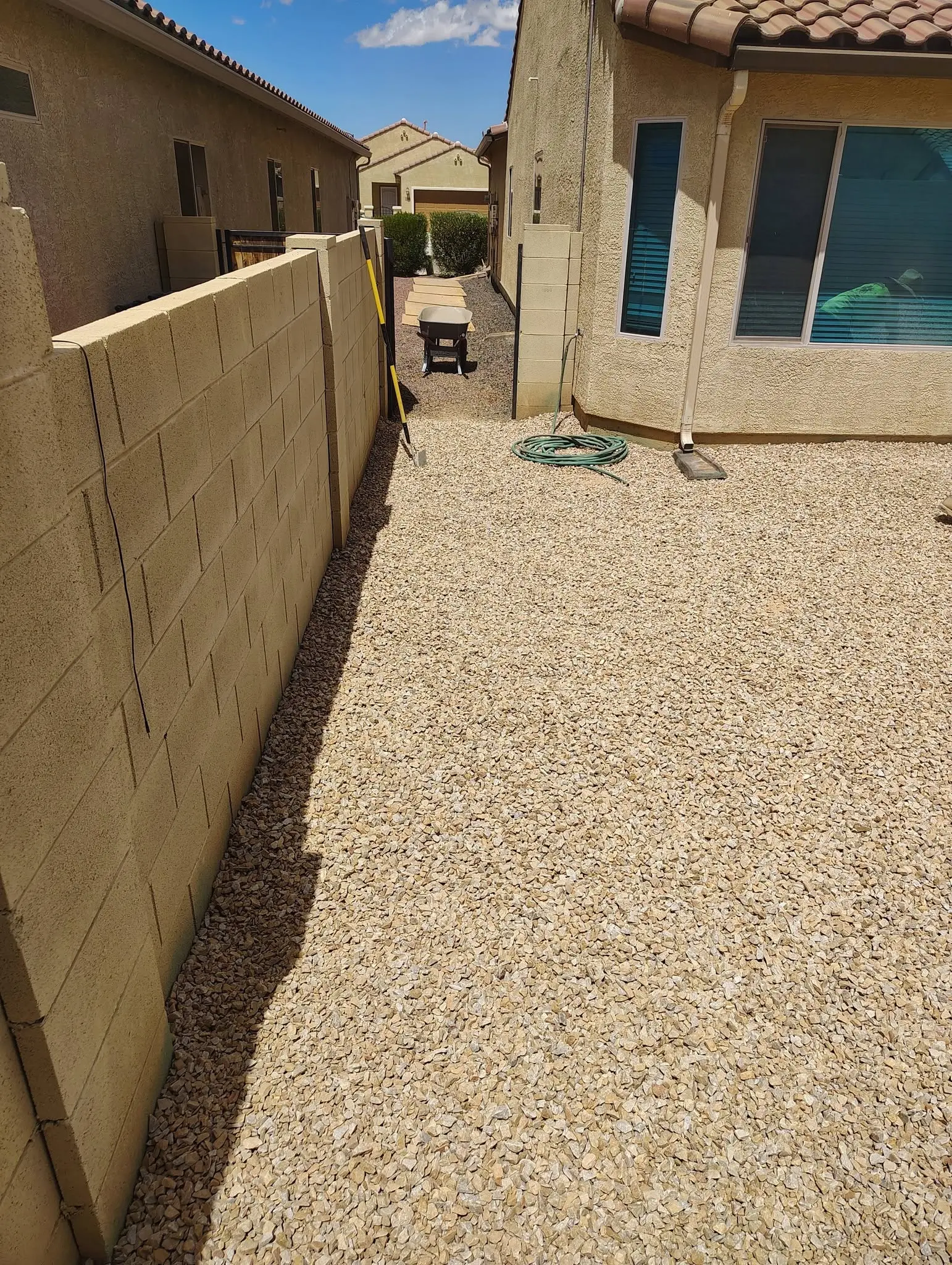 Fresh rock landscape kept clean through recurring maintenance